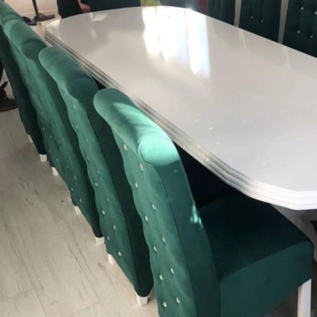 Masă bucătărie cu 12 scaune catifea verde